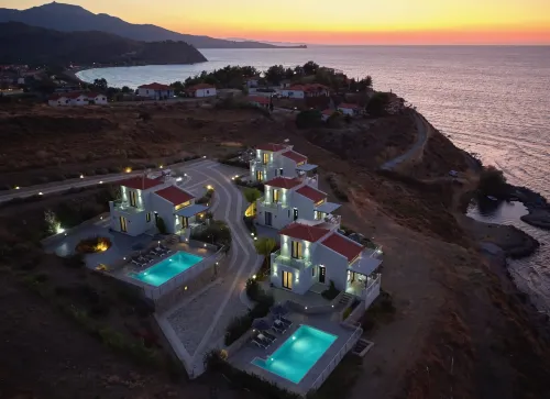 Eleia Seafront Rooms & Villas - Villas