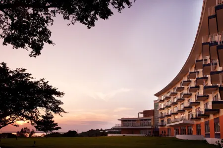 Marine Piazza Okinawa Отели рядом с достопримечательностью «Bise-Fukugi Tree Road»