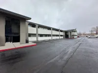 Desert Sands Inn & Suites - Motels