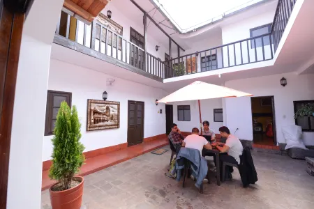 Yabar Hotel Plaza