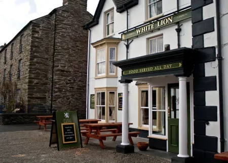 The White Lion Hotel Отели в г. Макинлет