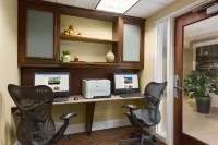 Hilton Garden Inn Shelton - Business