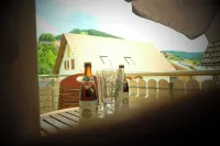 Raft home | forest view | child and pet friendly!