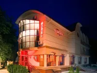 Villa Rossa Hotel Hotels near Efes Vitanta Moldova Brewery