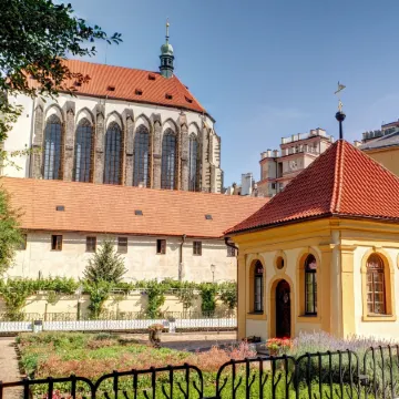 Adria Hotel Prague Отели рядом с достопримечательностью «Музей Мухи»
