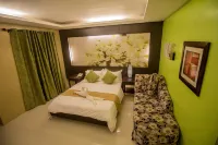 The Red Palm Suites and Restaurant