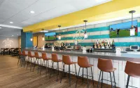 Grande Cayman Resort - bar