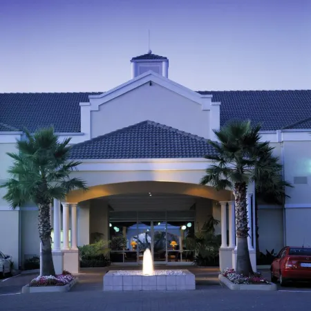 Garden Court Morningside Sandton Отели рядом с достопримечательностью «Ривония»