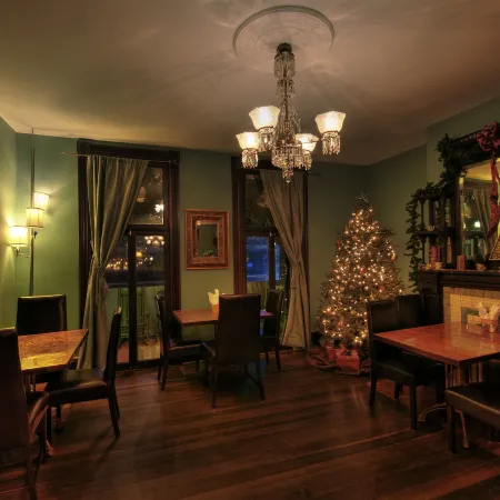 Vandiver Inn