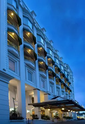 Roosseno Plaza Serviced Apartment