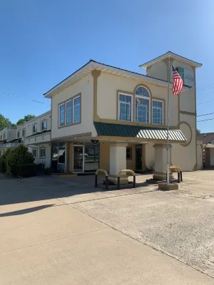 Hotel Jackson Hotels in Macomb