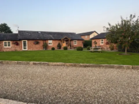 New Farm Cheshire B&B Hotels in 