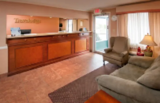 แทรเวิลลอดจ์ บายวินด์แฮม เบคลีย์