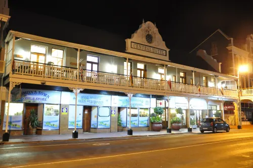 Central Hotel Guest House - parking