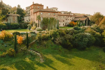 Il Castello di Tassara Отели в г. Морнико-Лозана