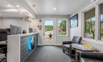 Laurelwood Condominiums