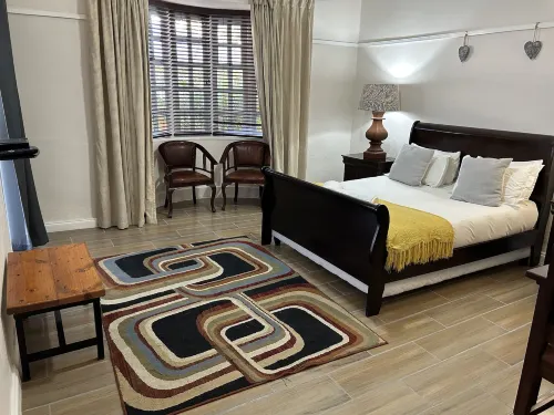 The Solomon Guest House Hotels in Kimberley