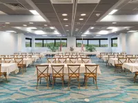 Crystal Coast Oceanfront Hotel - parking