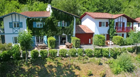 Les Collines Iduki Отели в г. Бриску