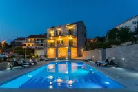 Apartments Sutalo - Pools