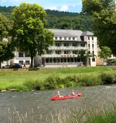 Hotel Hauer Hotel dekat Ernzen