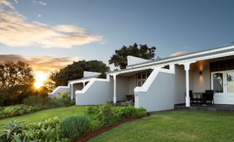Founders Lodge by Mantis