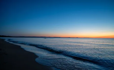 Stunning 4 Season New Beach House - Big Traverse Bay on Lake Superior!