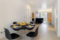 Beato Hub Residences - Perfect for Digital Nomads & Families Hoteles en Montijo