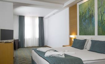 Ladonia Hotels Adakule