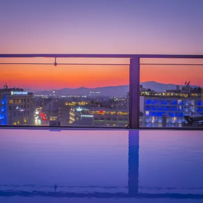 Novus City Hotel Отели рядом с достопримечательностью «Культурный центр Афинаис»
