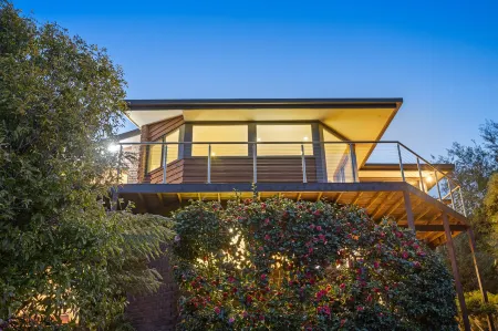 Cedar Cottages Blackmans Bay Отели в г. Dennes Point