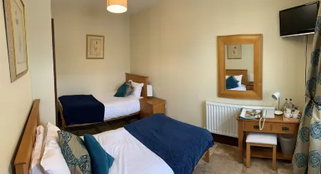 England's Gate and Coachhouse Отели в г. Авенбери