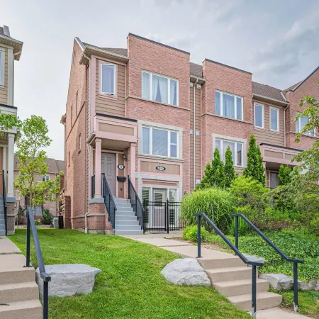 Cozy 1 Bedroom Townhouse