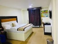 Great Western Hotel and Suites