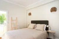 WHome Coastal Comfort: Apartment Retreat by the Sea
