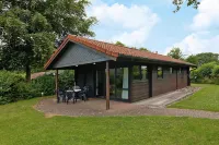 Log Cabin in Damp Near Baltic Sea Beach - Parkplatz