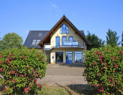 Ferienwohnung in Roebel an der Mueritz Hotels in der Nähe von Kleine Aussichtsplattform Priesterbäker See