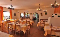Hotel San Giovanni Hotels in Pozza di Fassa