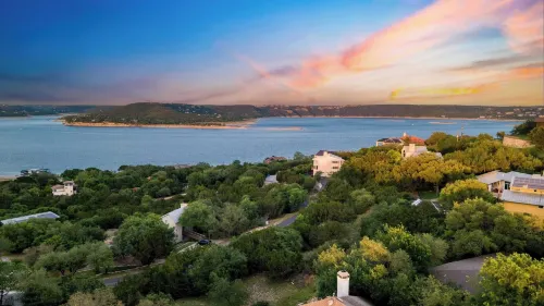 Hudson by AvantStay Magnificent Home w Beautiful Views Multiple Living Areas Pool Games Hotels in Hudson Bend