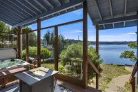 Captain's Retreat Hotels in Mason County