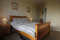 Bay Court - Beach
