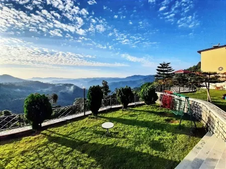 Mist n Meadows Resort