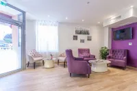 Hotel Jenner - Cho phép mang theo thú cưng