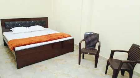 Maa Bhagwati Home stay & PG House Отели в г. Айодхья
