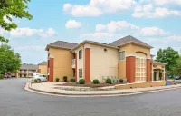 Extended Stay America Suites- Washington D.C. - Germantown - Town Center - parking