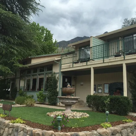 Yosemite Cedar Lodge