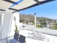 Adelos Maisonette Near Vouliagmeni Beach
