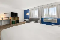 Spark by Hilton Eden Prairie - parking