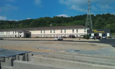 Ambridge Inn Hotels near Beaver Valley Mall