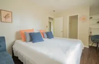 Cozy 3bdrm KING-SIZE bed, Great location, 1 mile from FSU stadium